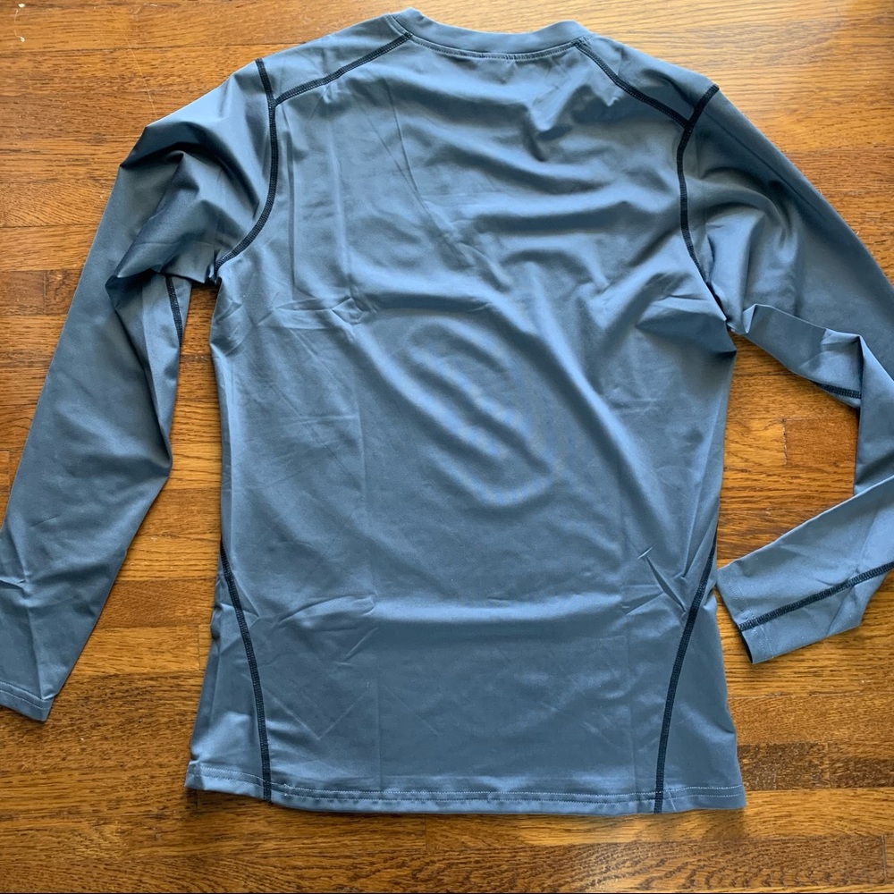 Gray Rashguard Long Sleeve Size Medium - Picture 2 of 8